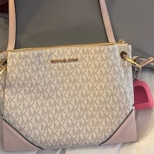 Michael kors pink and white purse